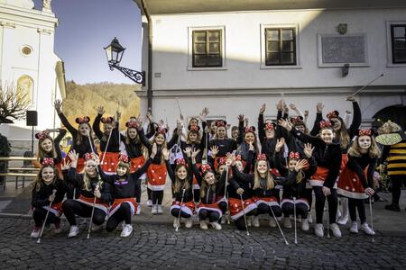 Pustno rajanje v Kamniku se začenja s kurenti in nadaljuje s kamniškim karnevalom (9)